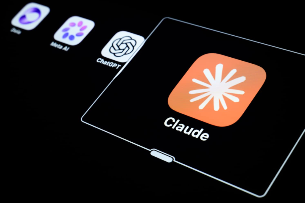 Claude Opus 5.5 chega com custo 40% menor em meio a debate sobre segurança na IA